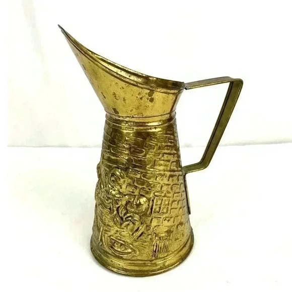 VTG Brass Embossed Pitcher Made in England Pub Scene 8.5" Hammered - Picture 7 of 15